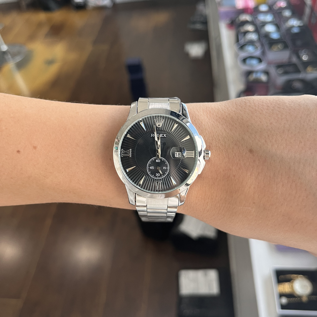 Reloj Clásico con Números Romanos Redondo