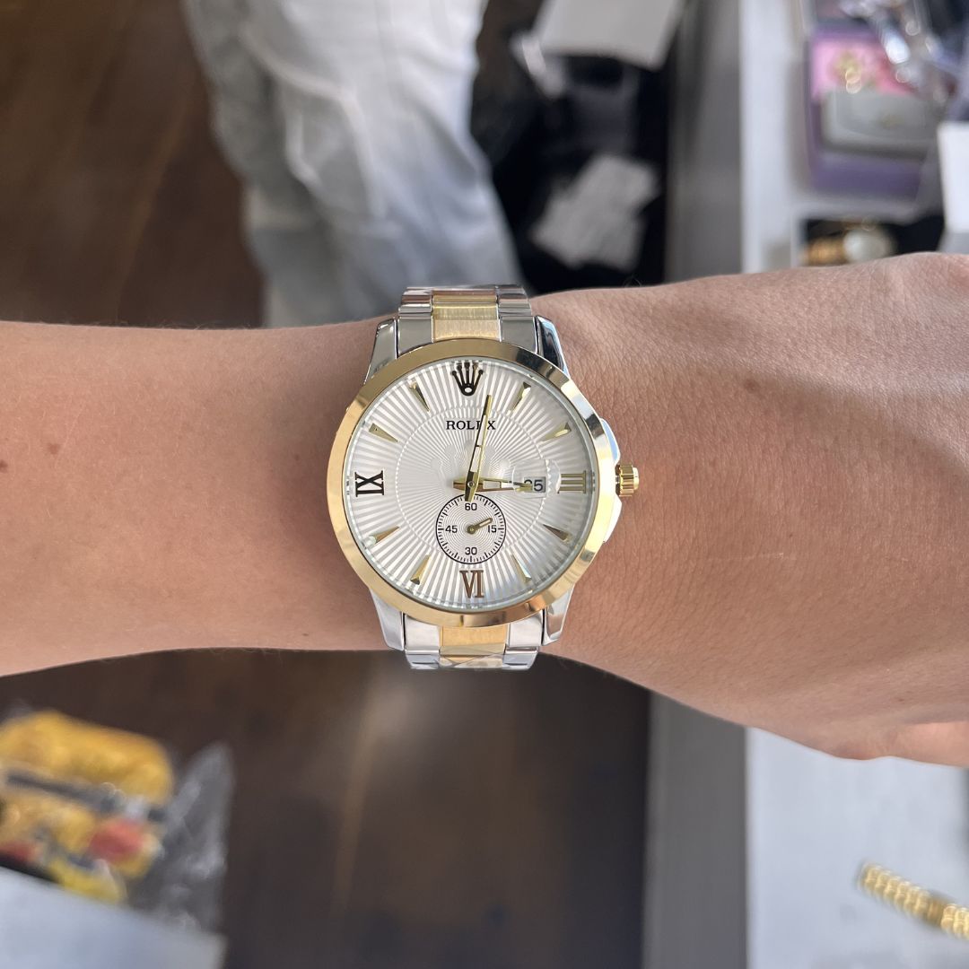Reloj Clásico con Números Romanos Redondo