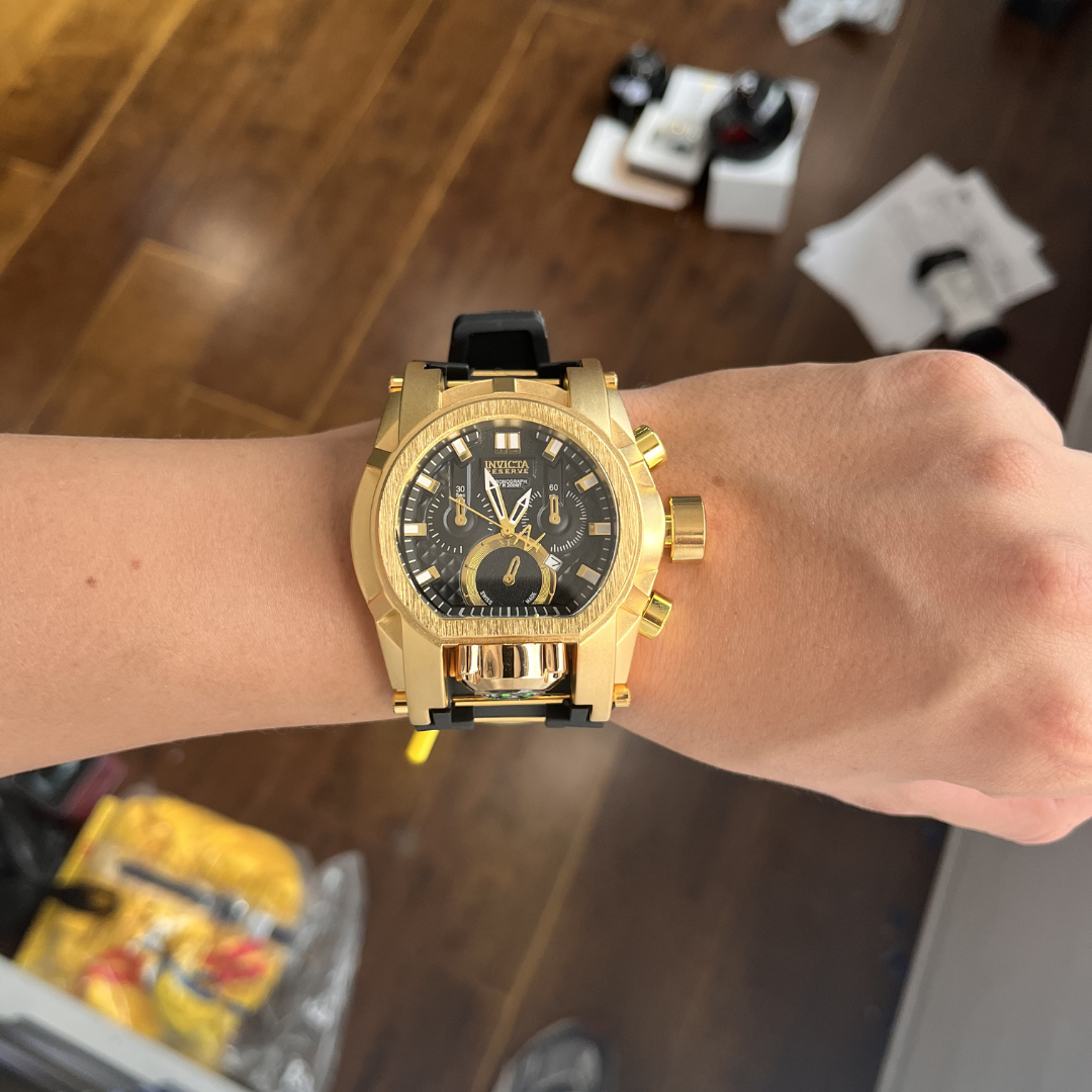 Reloj Deportivo Goma Bisel Dorado