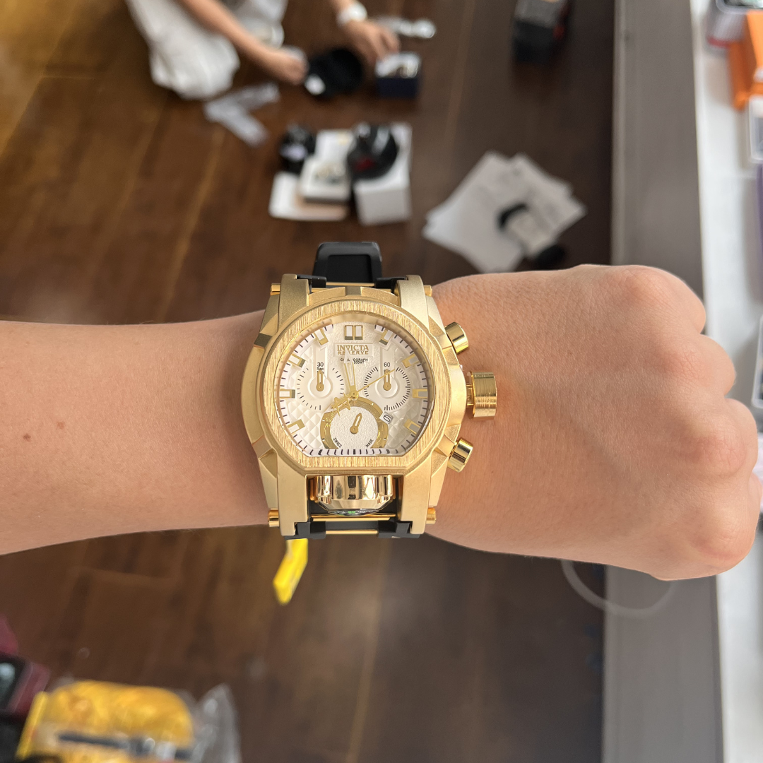 Reloj Deportivo Goma Bisel Dorado
